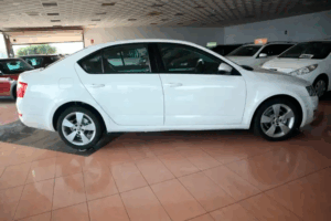 Skoda Octavia Base Gasolina Hatchback 230 CV