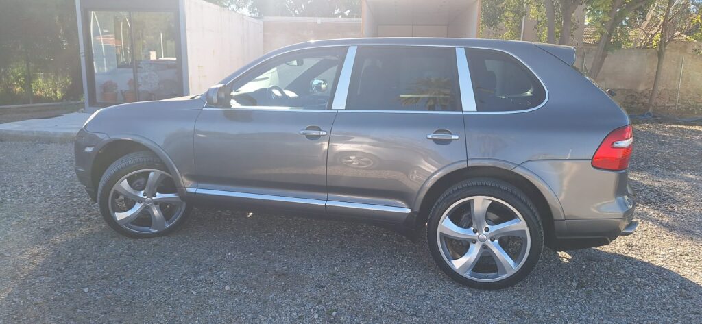 Porsche Cayenne Turbo Gasolina SUV 240