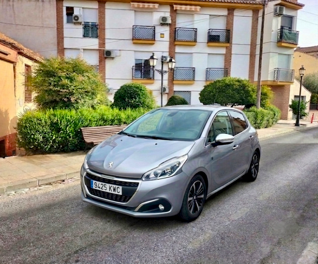 Peugeot 208 1.2 PureTech 110 Gasolina Berlina 110 CV