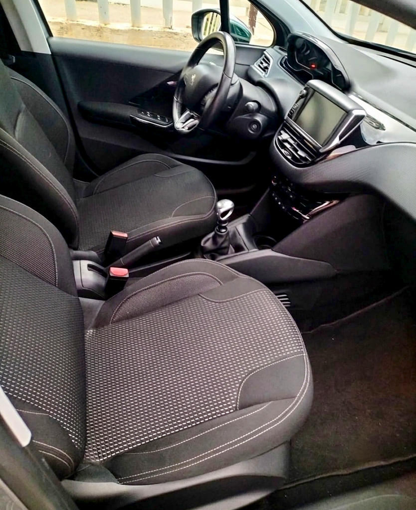 Peugeot 208 1.2 PureTech 110 Gasolina Berlina 110 CV