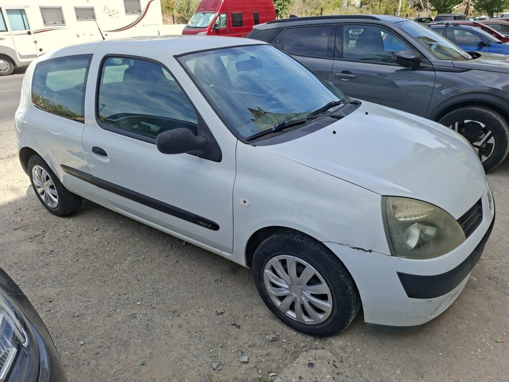 Renault Clio 1.2 Gasolina Hatchback 75 CV