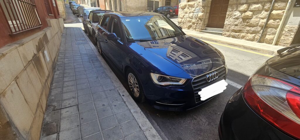 Audi A3 1.6 TDI (8P) Diésel Berlina 110 CV