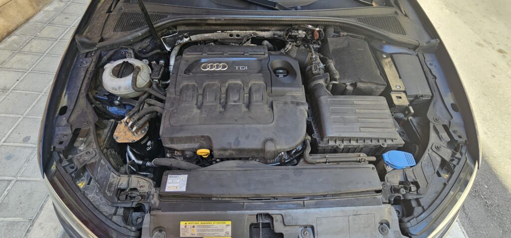 Audi A3 1.6 TDI (8P) Diésel Berlina 110 CV