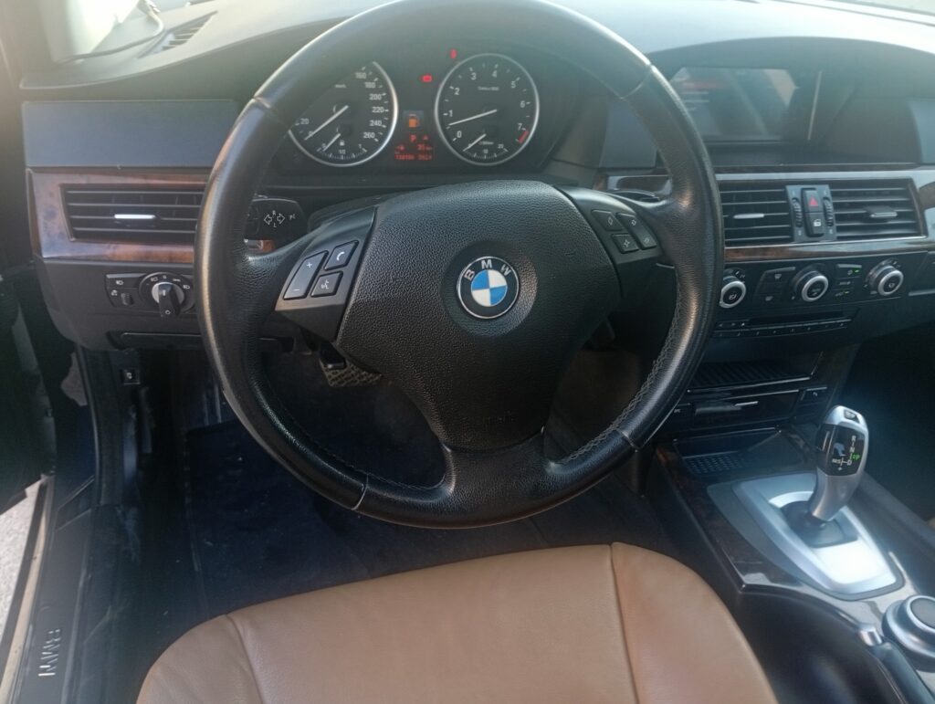 BMW 5 Series 530i Gasolina Otro 240 CV